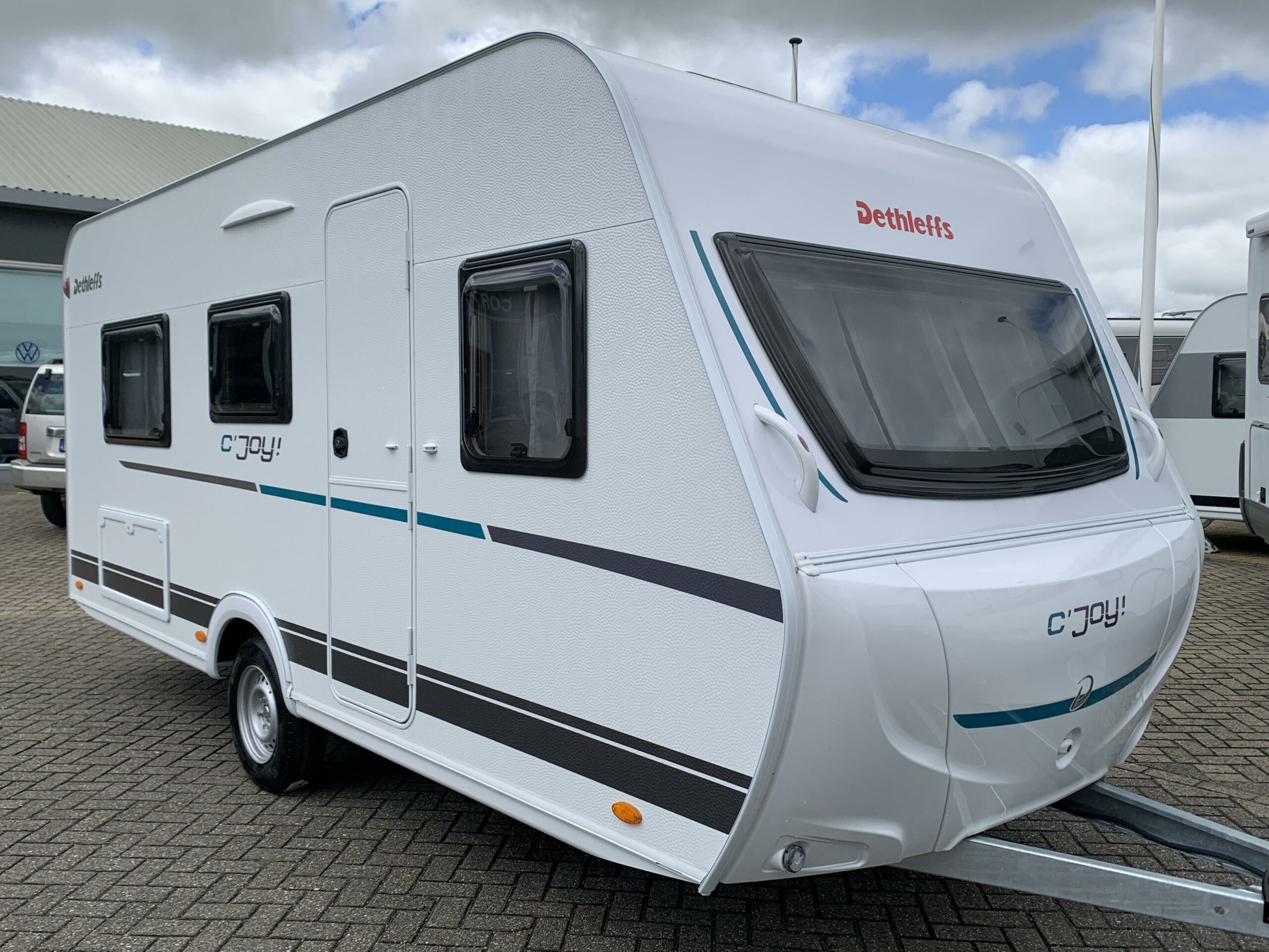 Dethleffs C’Joy 460 LE NIEUW – ENKELE BEDDEN!