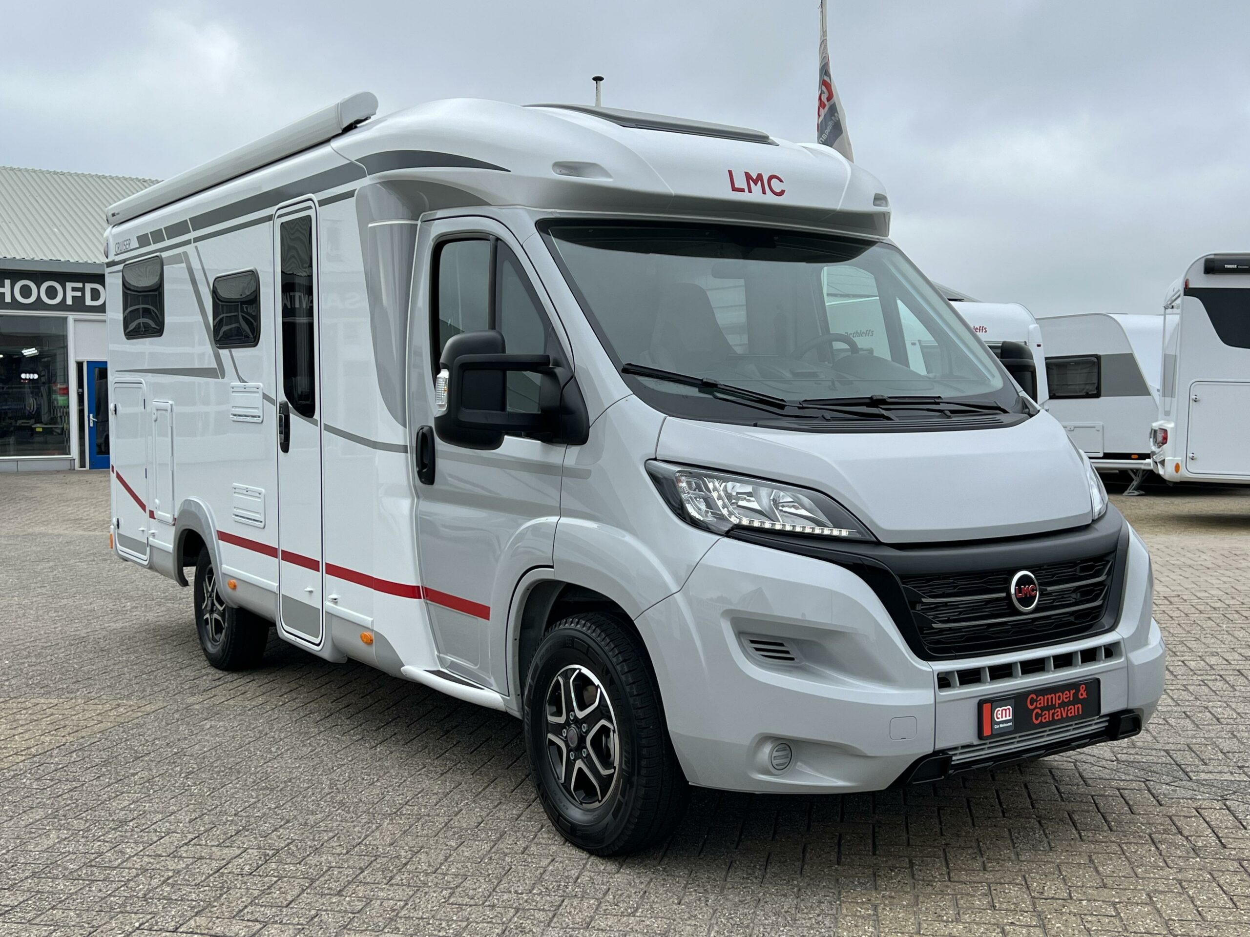 LMC Cruiser V 646 G 9-TRAPS AUTOMAAT!!