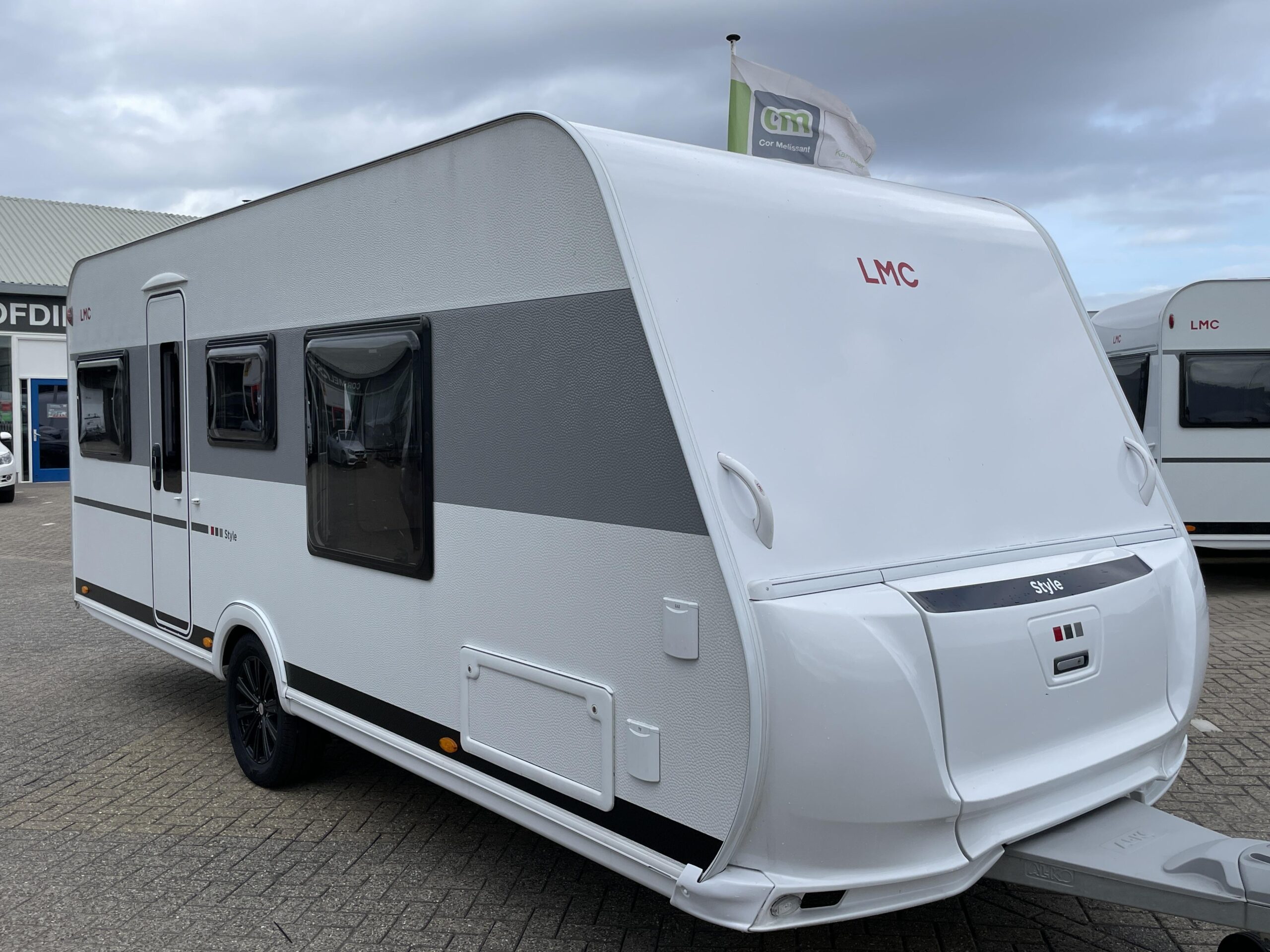 LMC Style 450 D TERREIN OUTLET!!