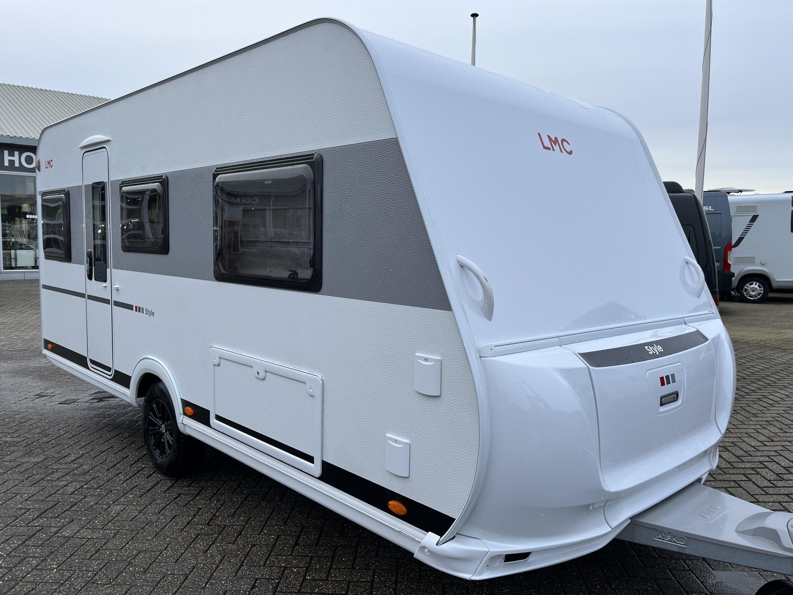 LMC Style 460 E TERREIN OUTLET!!