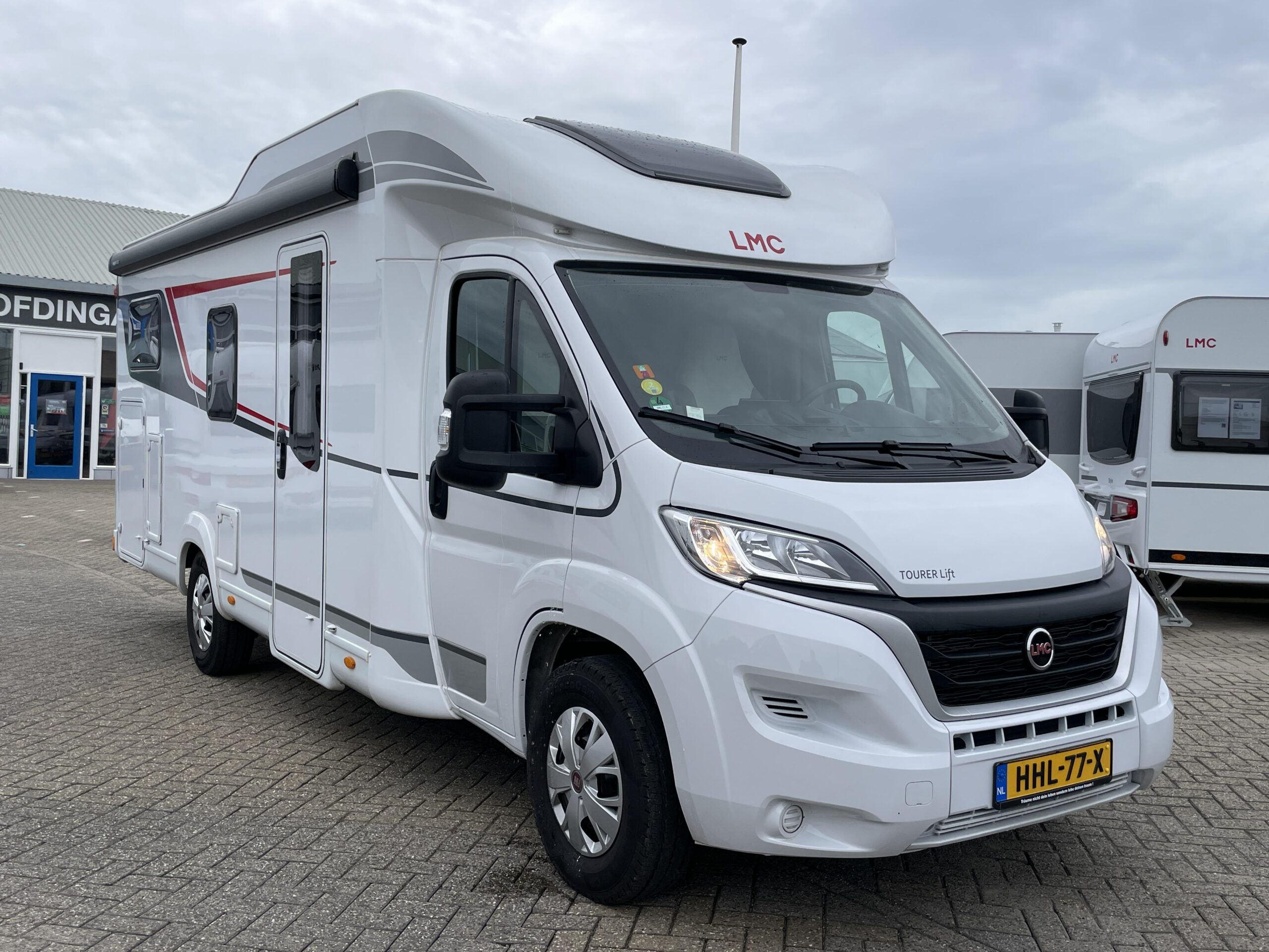 LMC Tourer Lift H 730 ZONNEPANEEL/FIETSENDRAGER