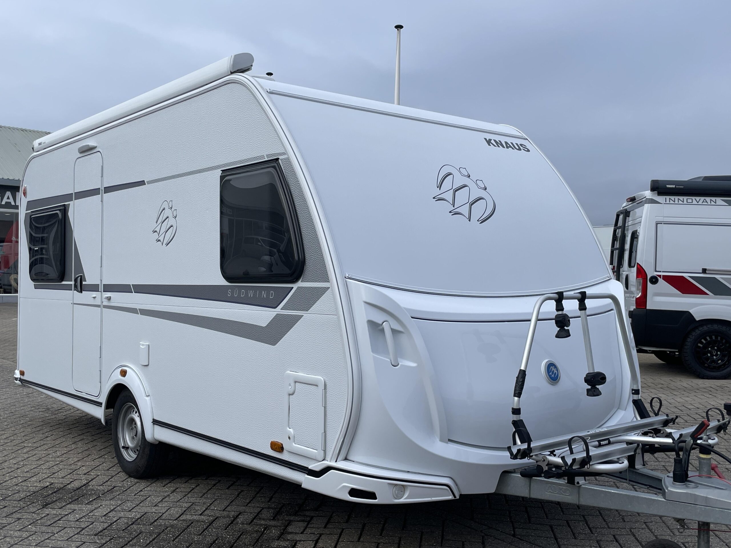 Knaus Sudwind 450 FU AIRCO/MOVER/LUIFEL/FIETSE