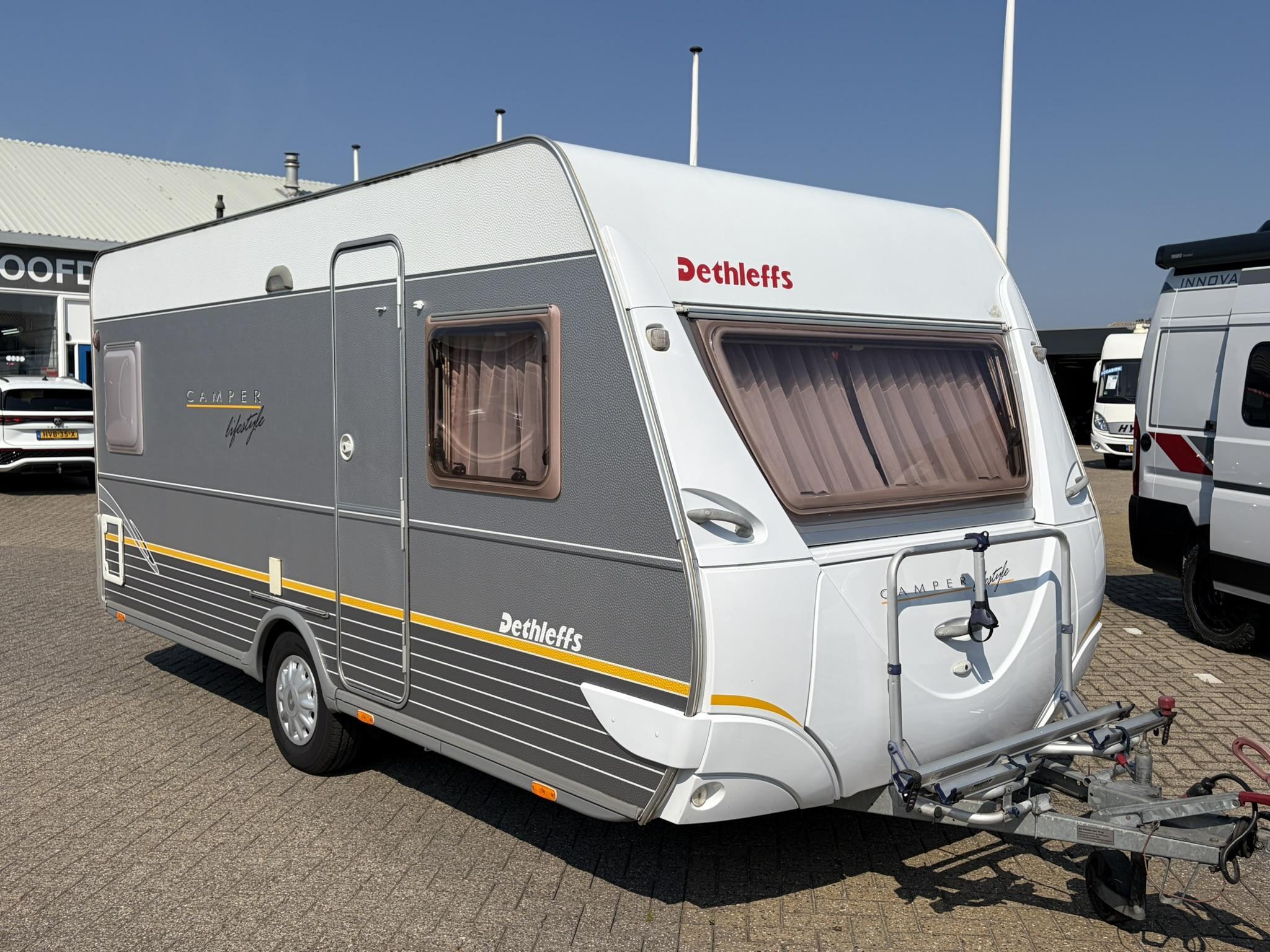 Dethleffs Camper 450 DB VOORTENT/FIETSENDRAGER