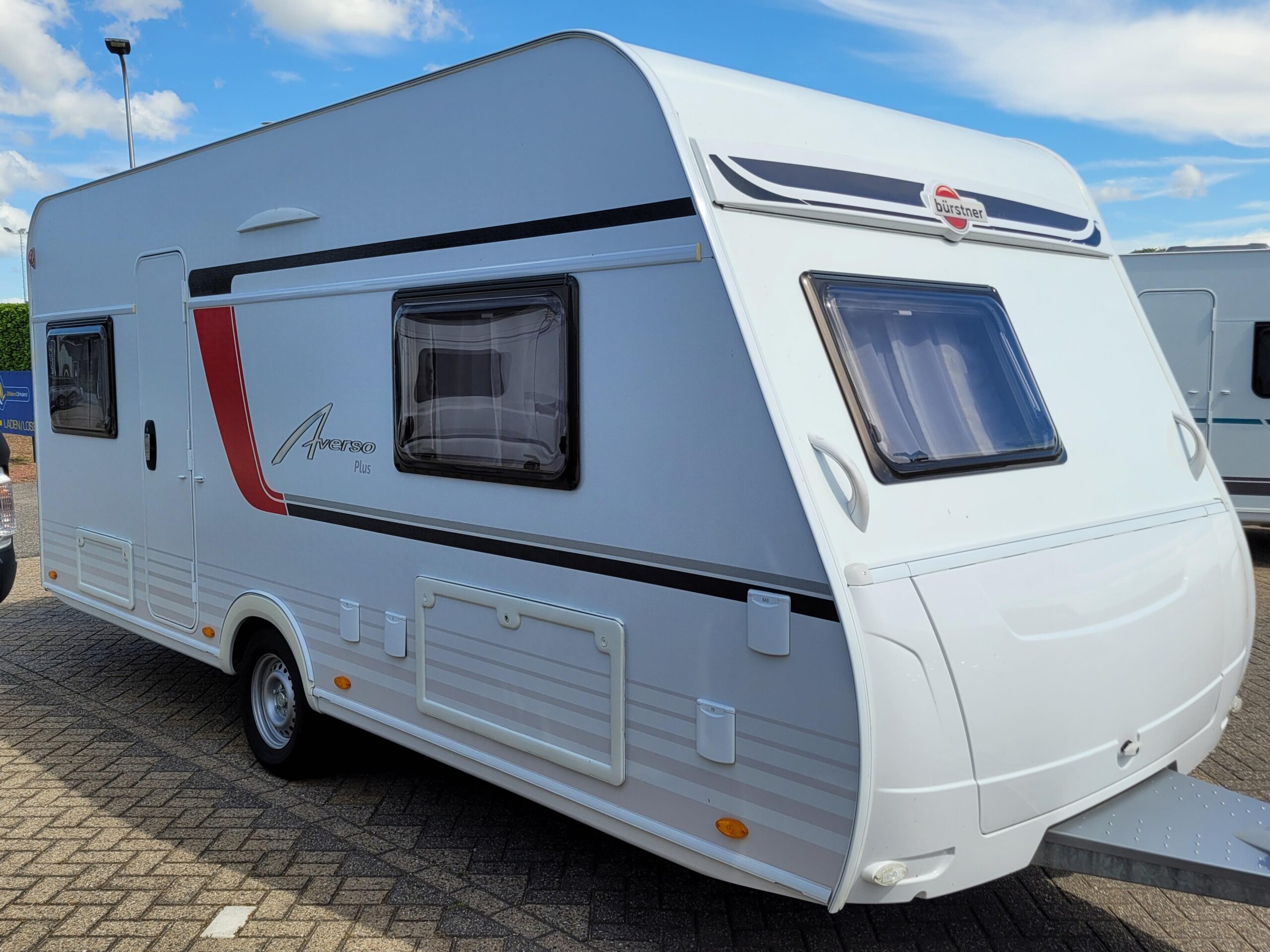 B&uuml;rstner Averso Plus 500 TS VOORTENT/HEFBED/6PERSOONS