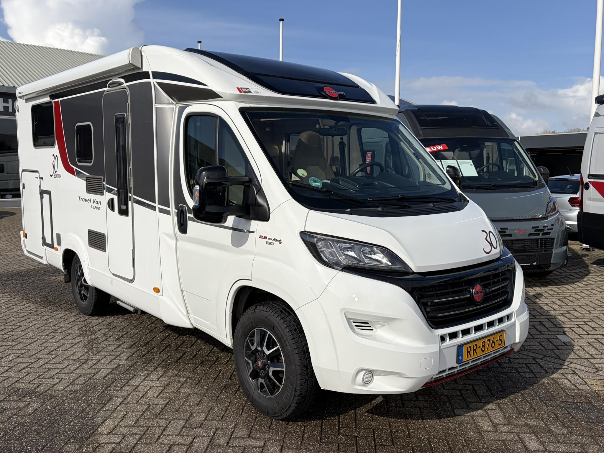 B&uuml;rstner Travel Van T 620 G VERKOCHT