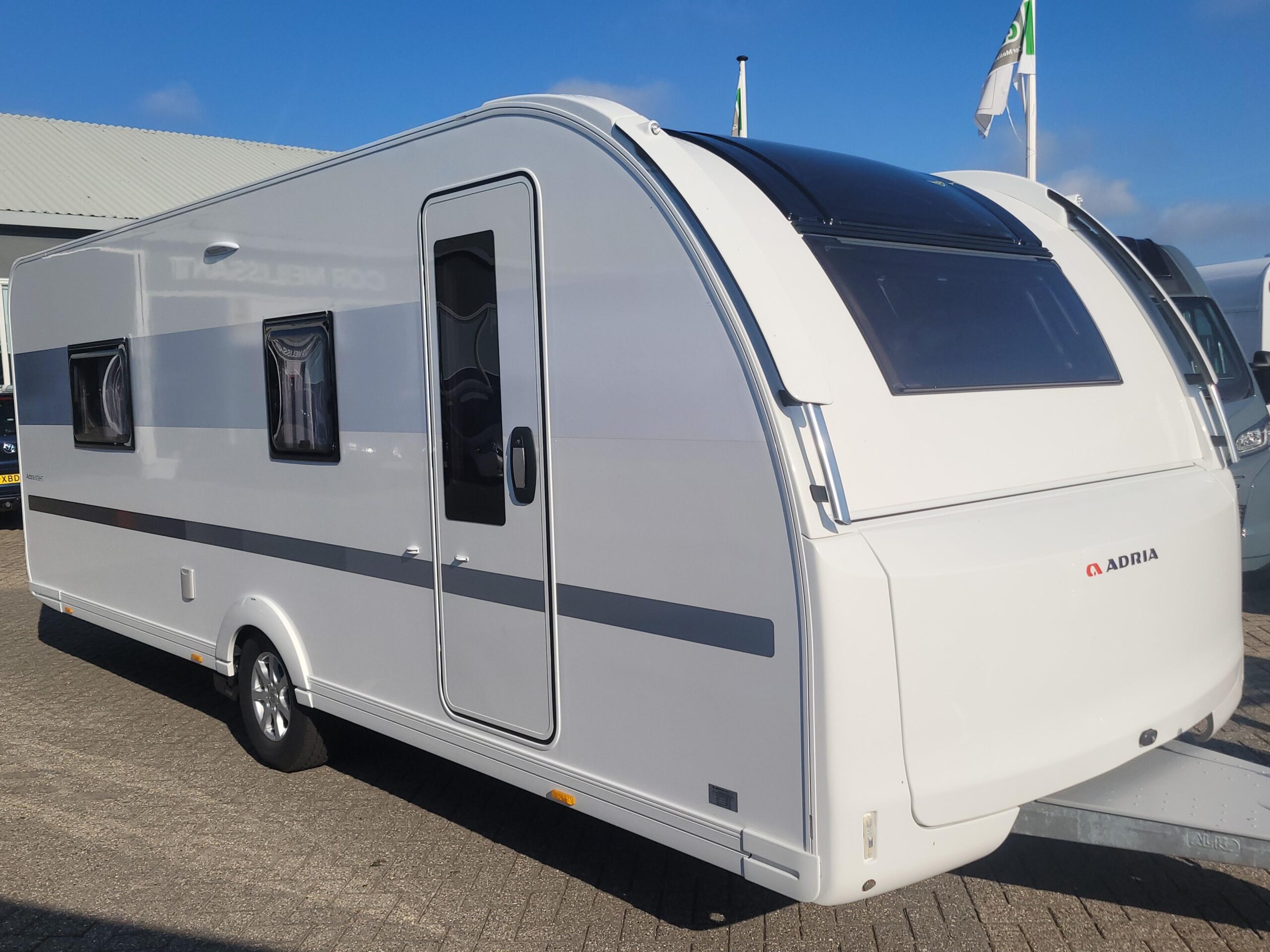 Adria Adora 613 HT MOVER/VOORTENT/NIEUWSTAAT