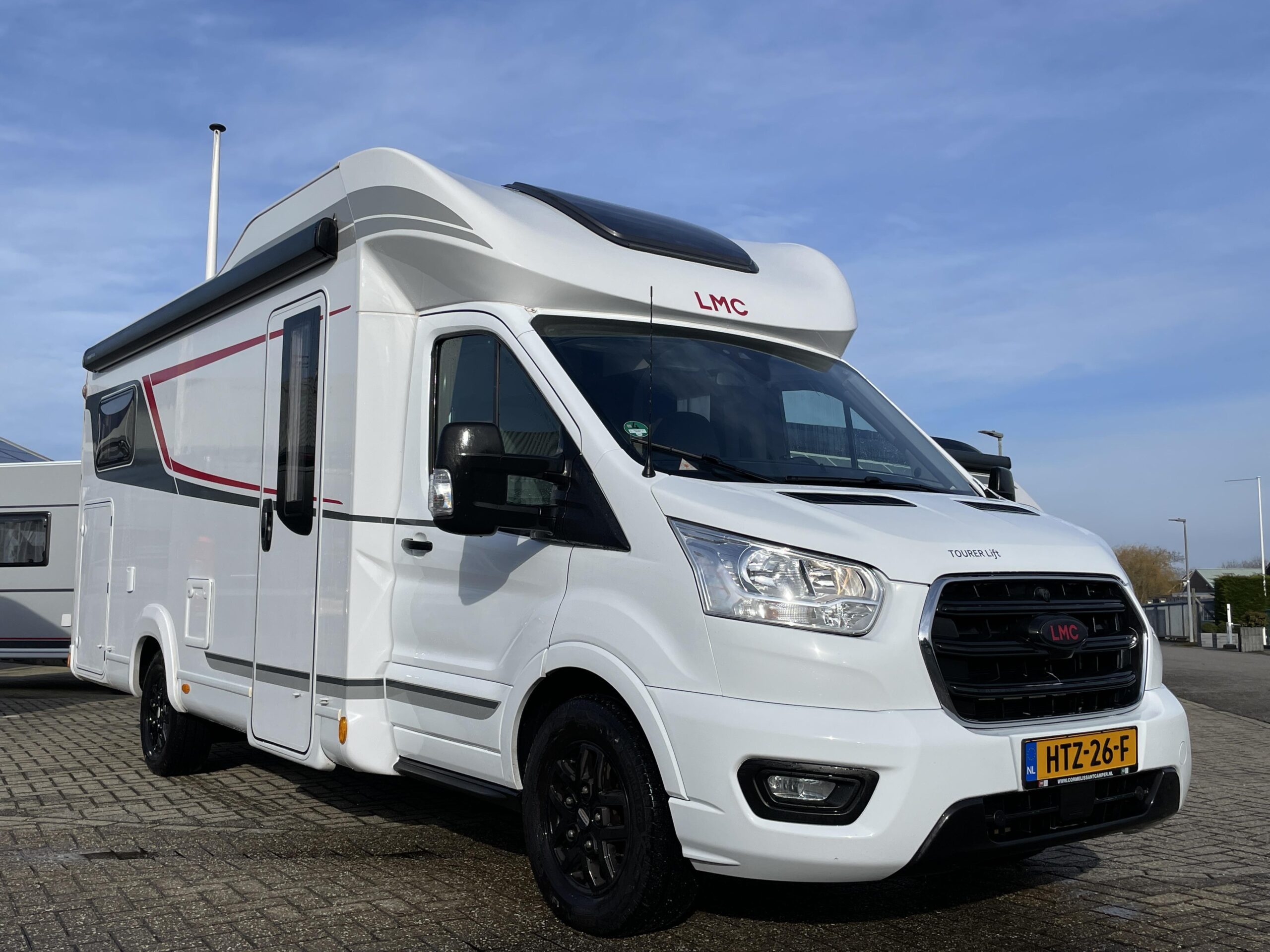 LMC tourer lift h 664 G AIRCO/FIETSENDRAGER/NAVI